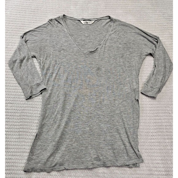 Women's North Face Gray Lightweight Soft Slit Sides Size Medium small spot‎ - Picture 1 of 16